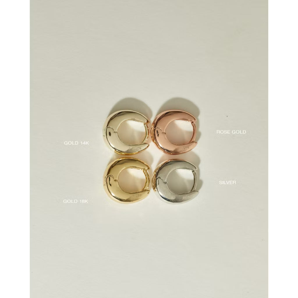 ￼Julys - mini u huggie earrings