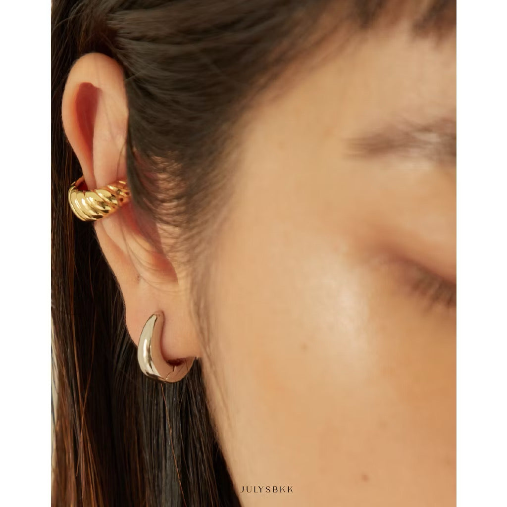 ￼Julys - mini u huggie earrings