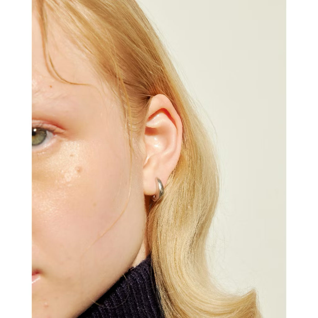 ￼Julys - mini u huggie earrings