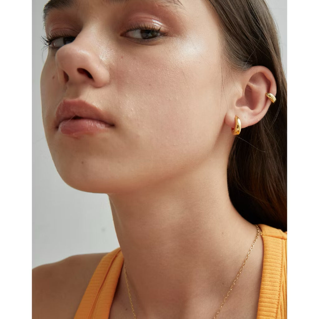 ￼Julys - mini u huggie earrings