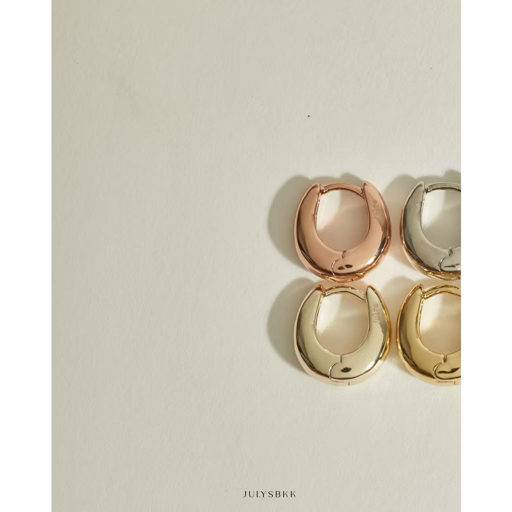 ￼Julys - mini u huggie earrings