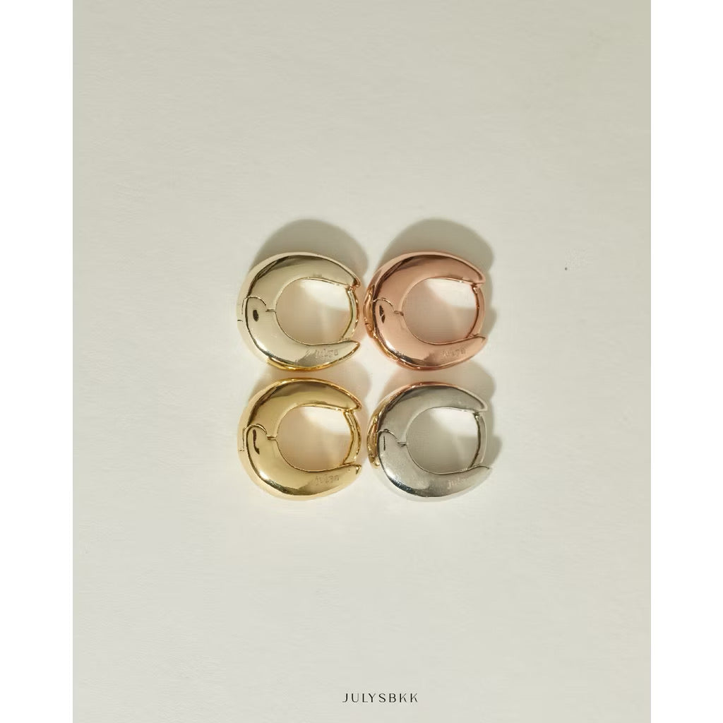 ￼Julys - mini u huggie earrings