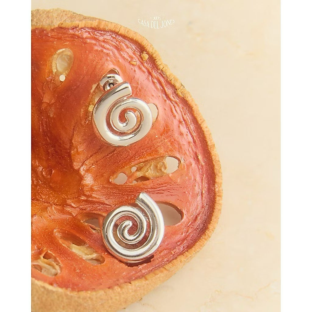 ￼Julys - Dizzy Spiral Earrings